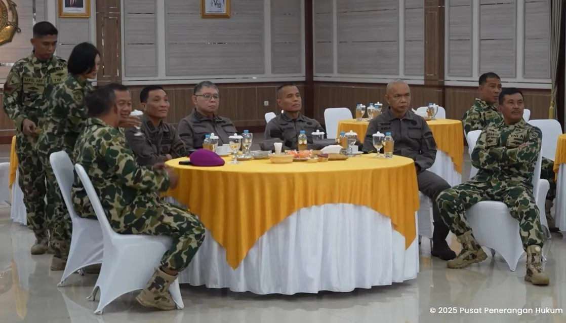 4 Jaksa Agung Muda Kejagung Terima Brevet Kehormatan Korps Marinir
