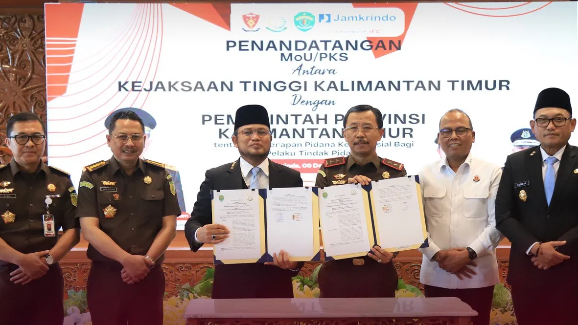 Kejati Kaltim dan Pemprov Kaltim menandatangani MoU Penerapan Pidana Kerja Sosial pada Selasa, 9 Desember 2025