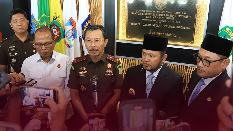 Kejati Kaltim dan Pemprov Kaltim menandatangani MoU Penerapan Pidana Kerja Sosial pada Selasa, 9 Desember 2025