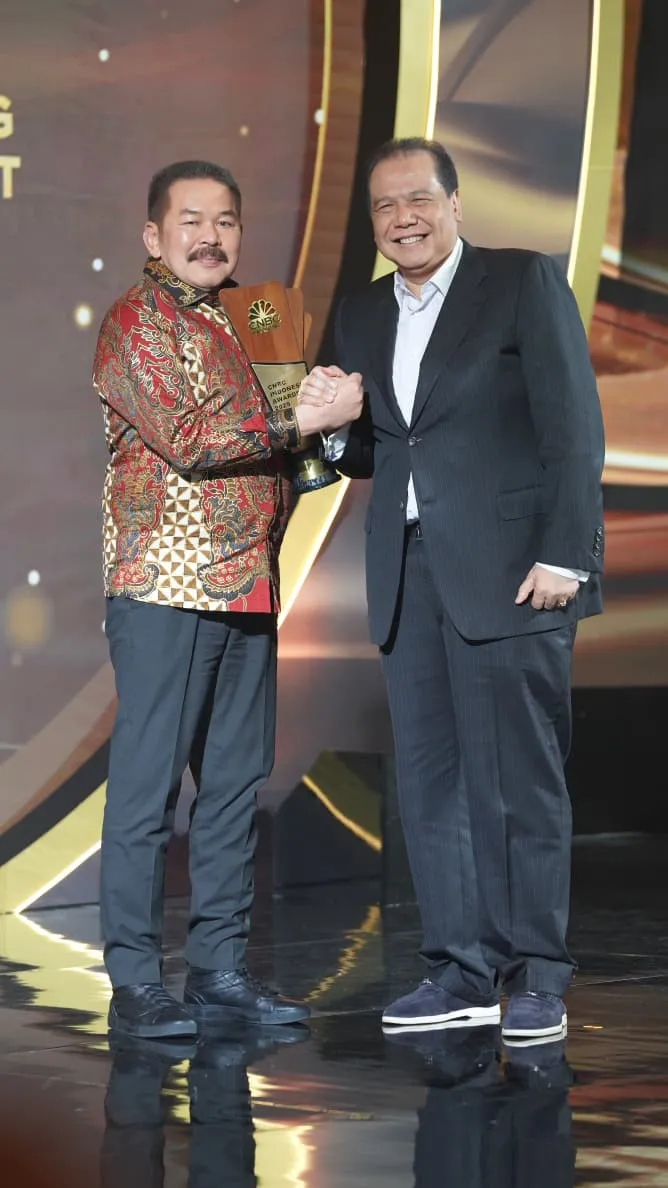 Jaksa Agung ST Burhanuddin Terima Penghargaan CNBC Indonesia CGC Awards 2025