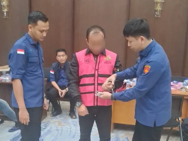 Kejaksaan telah menetapkan 5 orang tersangka dan 3 di antaranya oknum jaksa