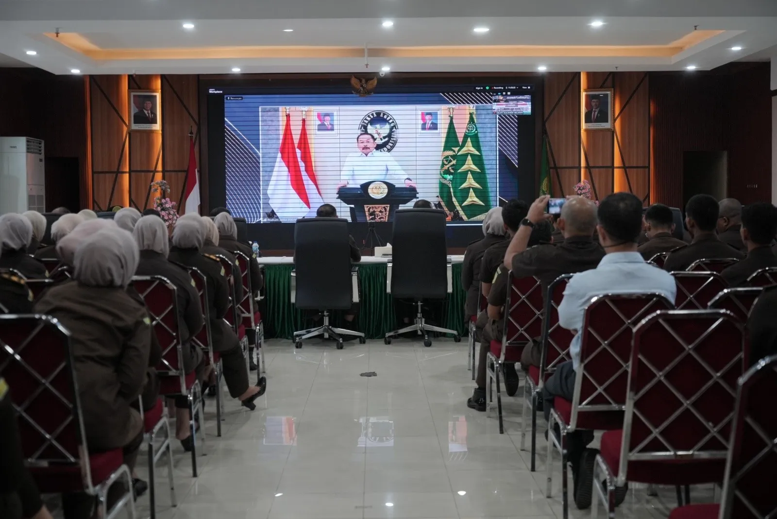 Jaksa Agung RI, ST Burhanuddin saat menggelar kegiatan Kunjungan Kerja Virtual