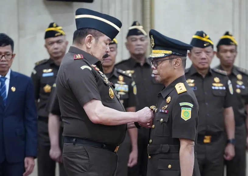 Jaksa Agung saat melantikan JAM Pembinaan Kejaksaan RI