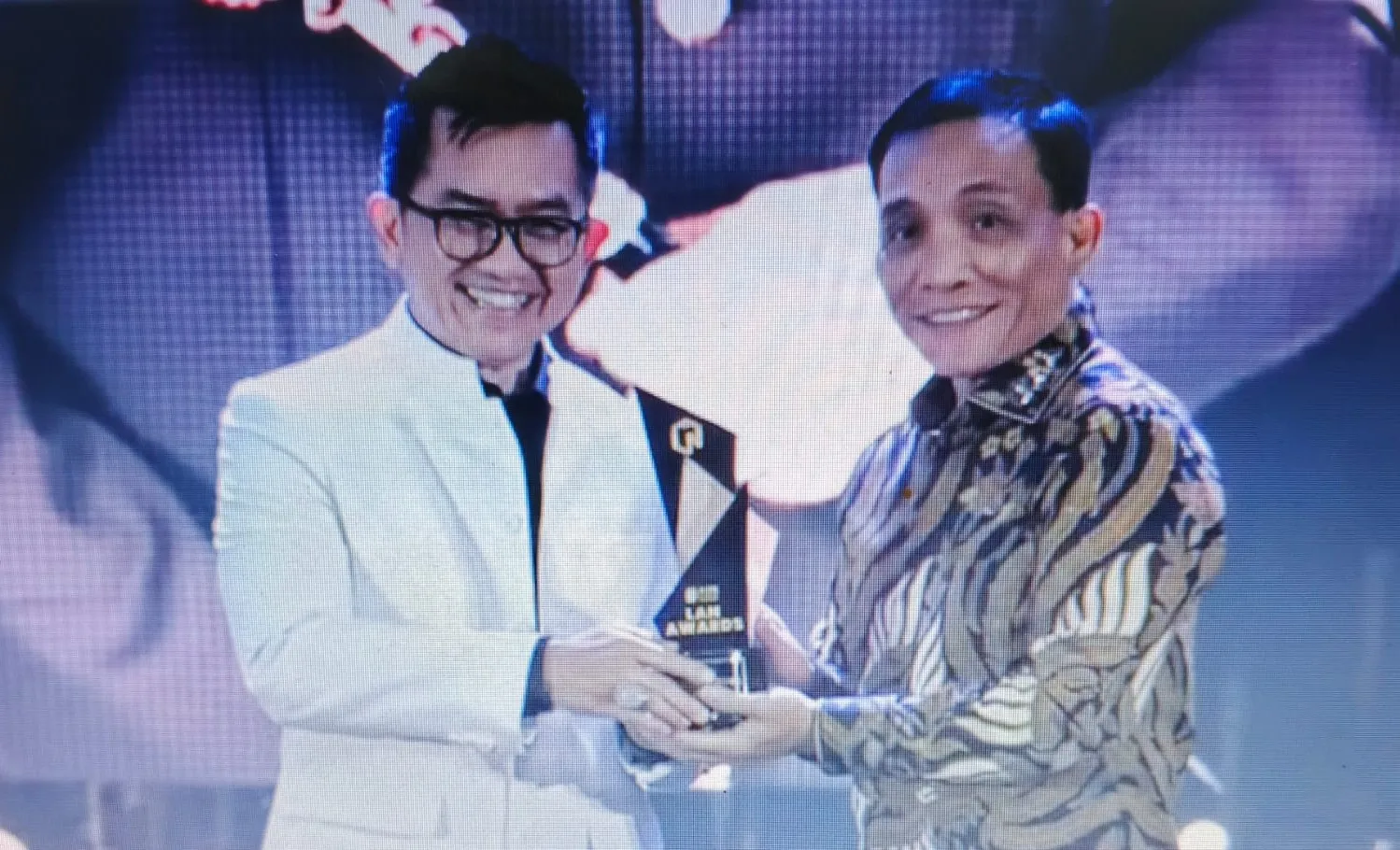 Kabadiklat Kejaksaan RI mewakili Jaksa Agung menerima penghargaan LAN AWARD Transformational Leader pada puncak NFLF 2025