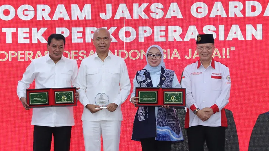 Jamintel menghadiri kegiatan Penyerahan CSR bagi Koperasi Desa/Kelurahan Merah Putih, Sosialisasi Program Jaksa Garda Desa dan Bimtek Perkoperasian