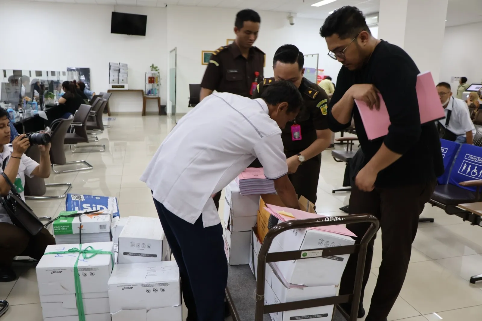 Berkas Perkara Dugaan Korupsi Pengadaan Chromebook dan CDM Kemendikbudristek Dilimpahkan ke Pengadilan Tipikor PN Jakpus