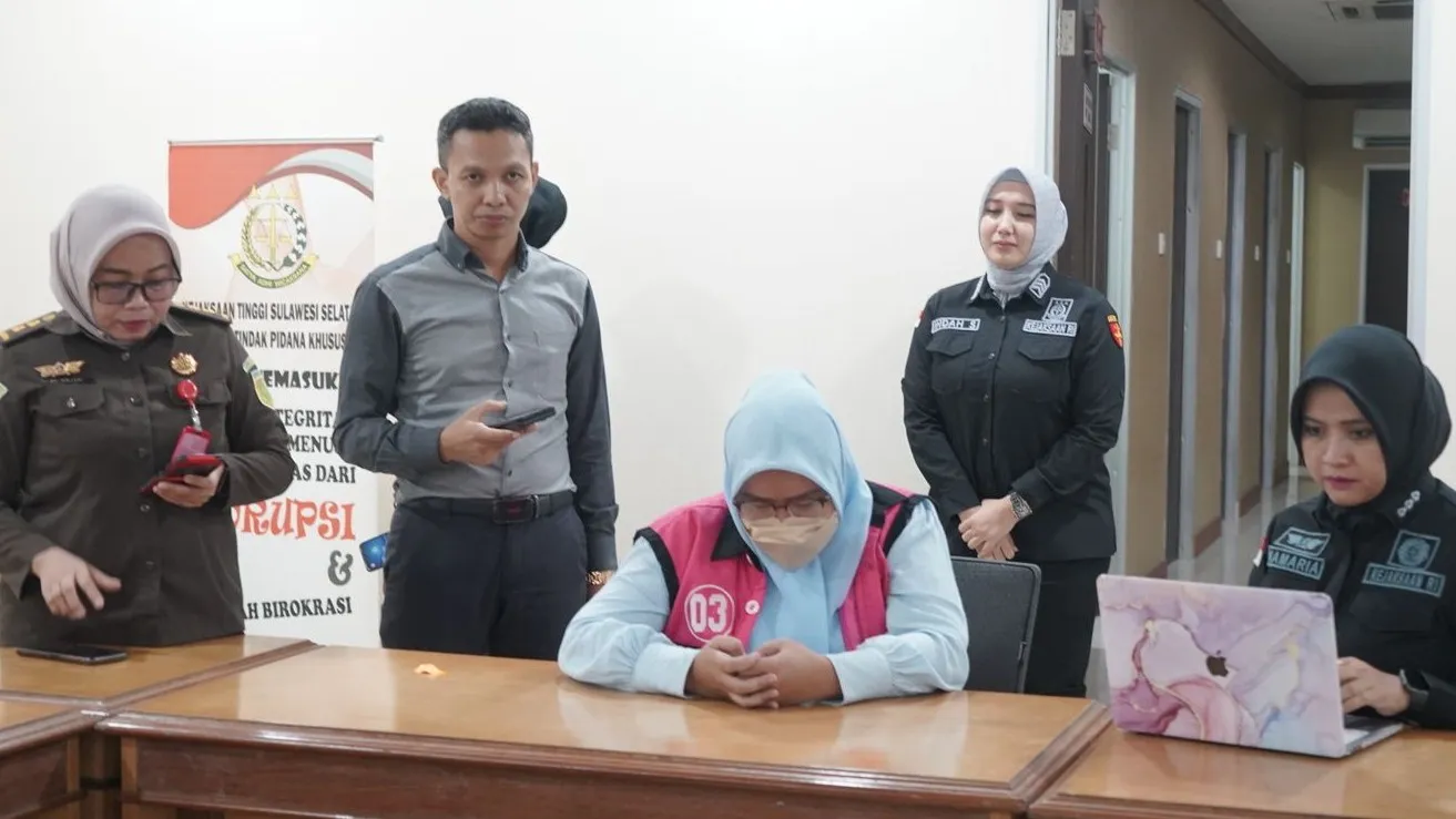 Kejati Sulsel Terima Tersangka Korupsi Dana KUR
