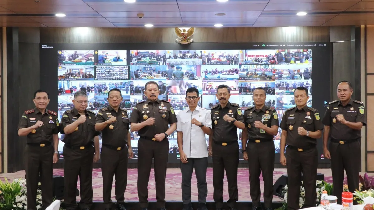Jaksa Agung ST Burhanuddin bersama jajaran pimpinan Kejaksaan RI dan Ketua Komisi Kejaksaan RI saat peringatan HUT PERSAJA ke-74