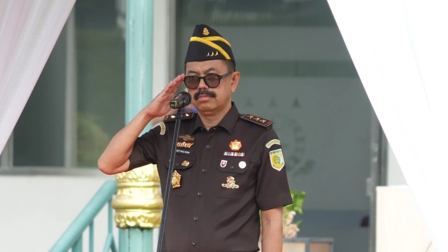JAM-Pidum Asep Nana Mulyana memimpin upacara peringatan HUT PERSAJA di Lapangan Upacar Kejagung, Jakarta, Rabu, 14 Mei 2025