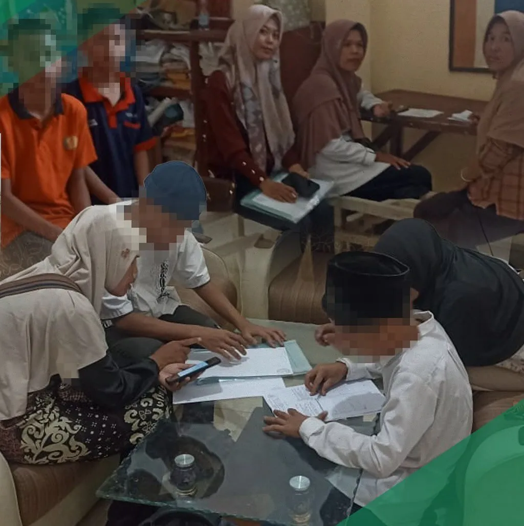para ABH mengikuti ujian akhir sekolah di kantor Pengadilan Negeri Kayuagung