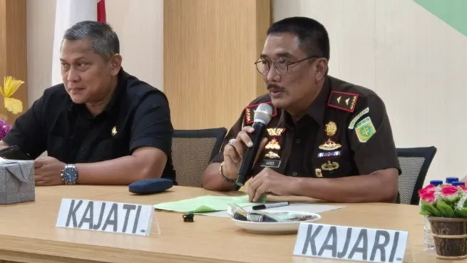 Kajati Maluku, Agoes Soenanto Prasetyo, S.H,M.H saat konferensi pers