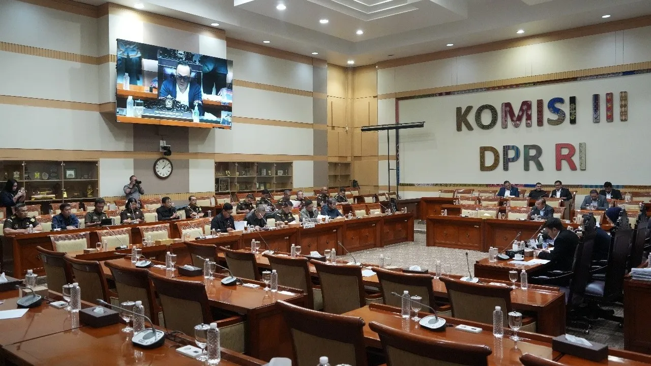 JAM PIDSUS Kejagung menghadiri Rapat Dengar Pendapat dengan Komisi III DPR di Gedung DPR/RI Senayan, Jakarta, pada Selasa, 20 Mei 2025