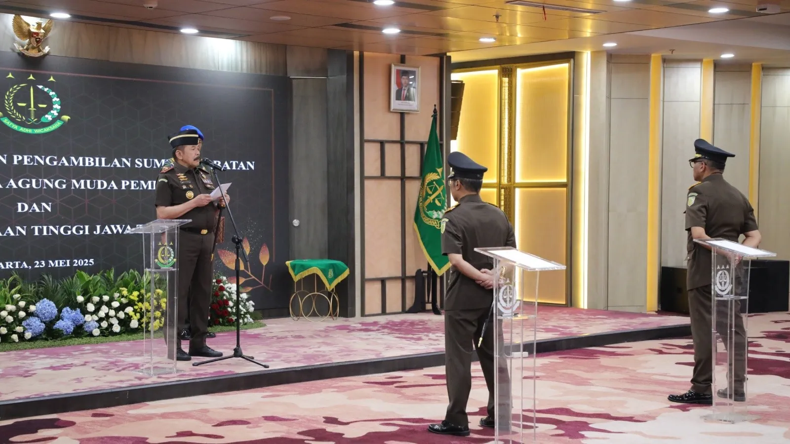 Jaksa Agung ST Burhanuddin melantik SesJAM-Bin pada Jumat, 23 Mei 2025