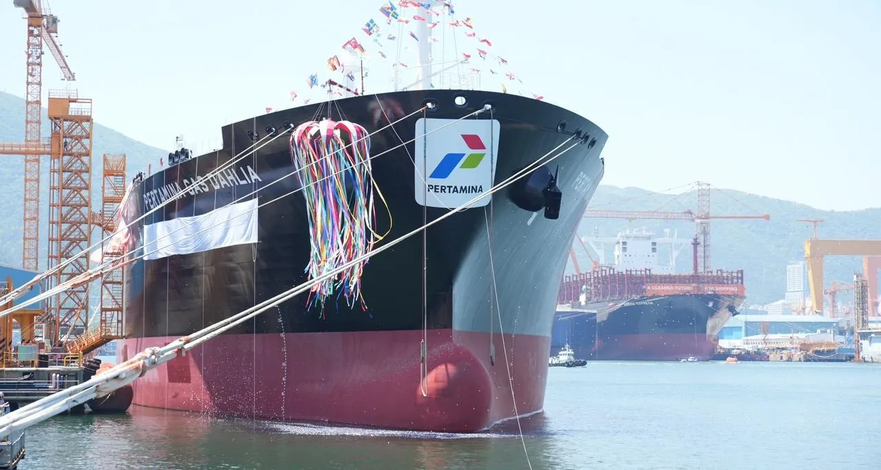 Kapal tanker milik PT Pertamina