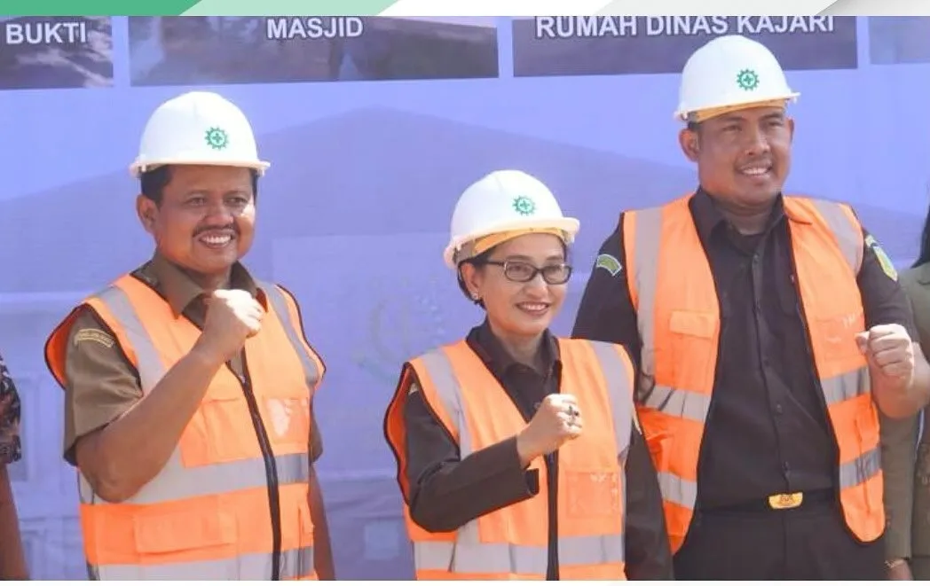 Pemerintah Kabupaten Sumedang bersama Kejaksaan Negeri Sumedang menghadiri acara peletakan batu pertama untuk gedung baru Kantor Kejaksaan Negeri Sumedang
