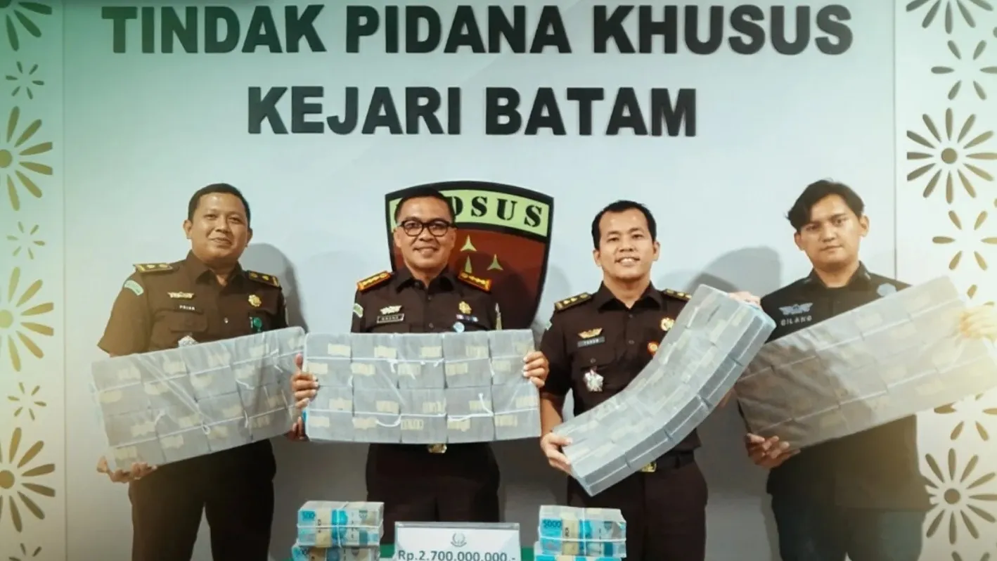 Kejaksaan Negeri (Kejari) Batam menerima titipan uang senilai Rp 2,7 miliar