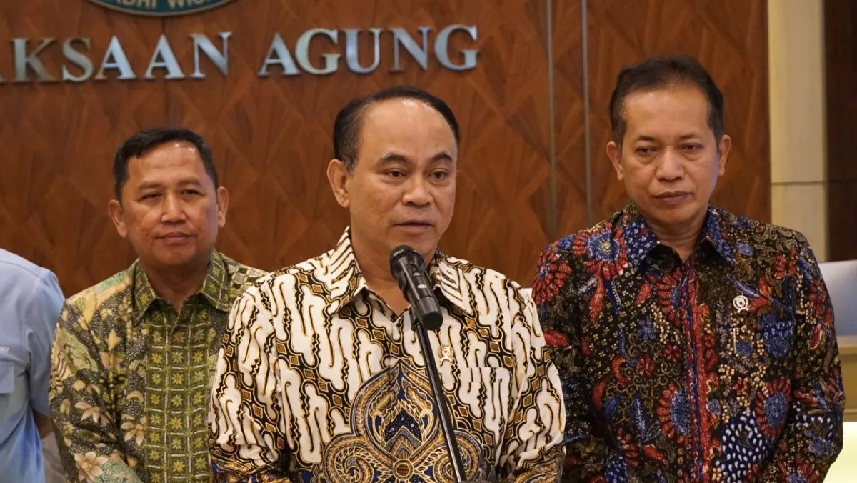 Menkop Budi Arie Setiadi didampingi Wamenkop Ferry Juliantoro