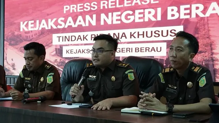 Kejari Berau tetapkan tersangka dugaan korupsi penerima gaji dan/atau tambahan penghasilan pegawai di Dinkes Berau
