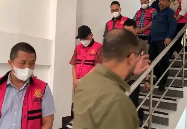Ditahan di Rutan Berbeda