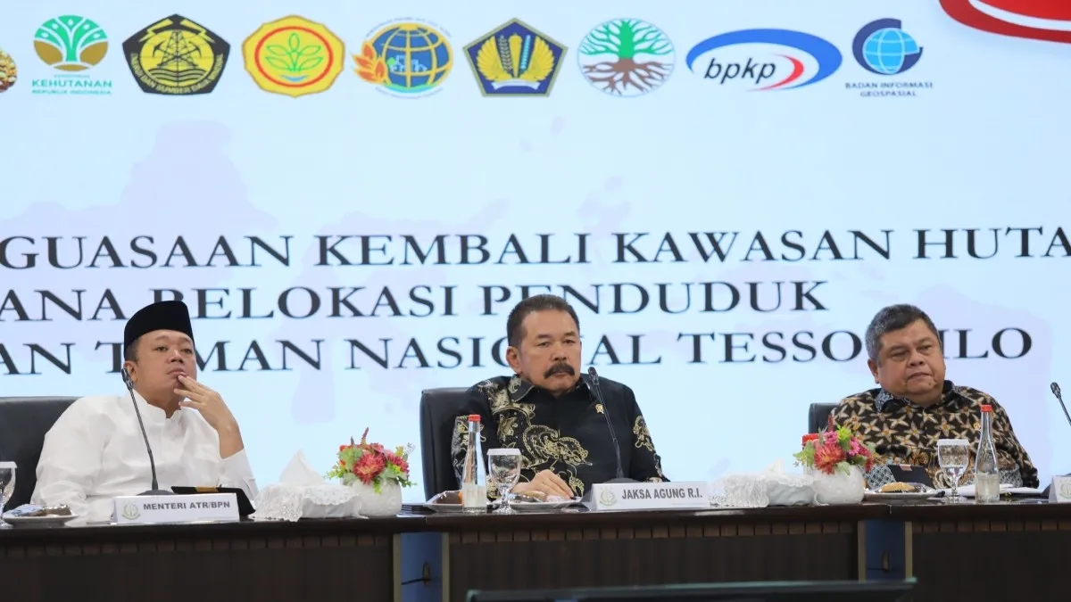 Jaksa Agung RI memimpin rapat Satgas PKH di Gedung Kejaksaan Agung, Jakarta, Jumat, 13 Juni 2025