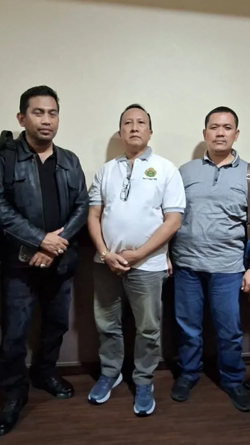 Tim Satgas SIRI Kejaksaan Tangkap DPO Edwin Djonaedy, Terpidana  Kasus Keterangan Palsu, di Surabaya