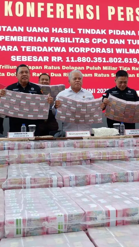 Kejagung Sita Rp11,8 Triliun dari Perkara CPO 5 Terdakwa Korporasi, Ruangan Konpers Penuh Tumpukan Uang