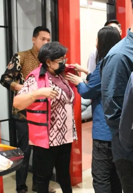 Kejari Tanjung Perak tetapkan 2 tersangka kasus korupsi di PT Perikanan Indonesia (Perindo) Unit Surabaya