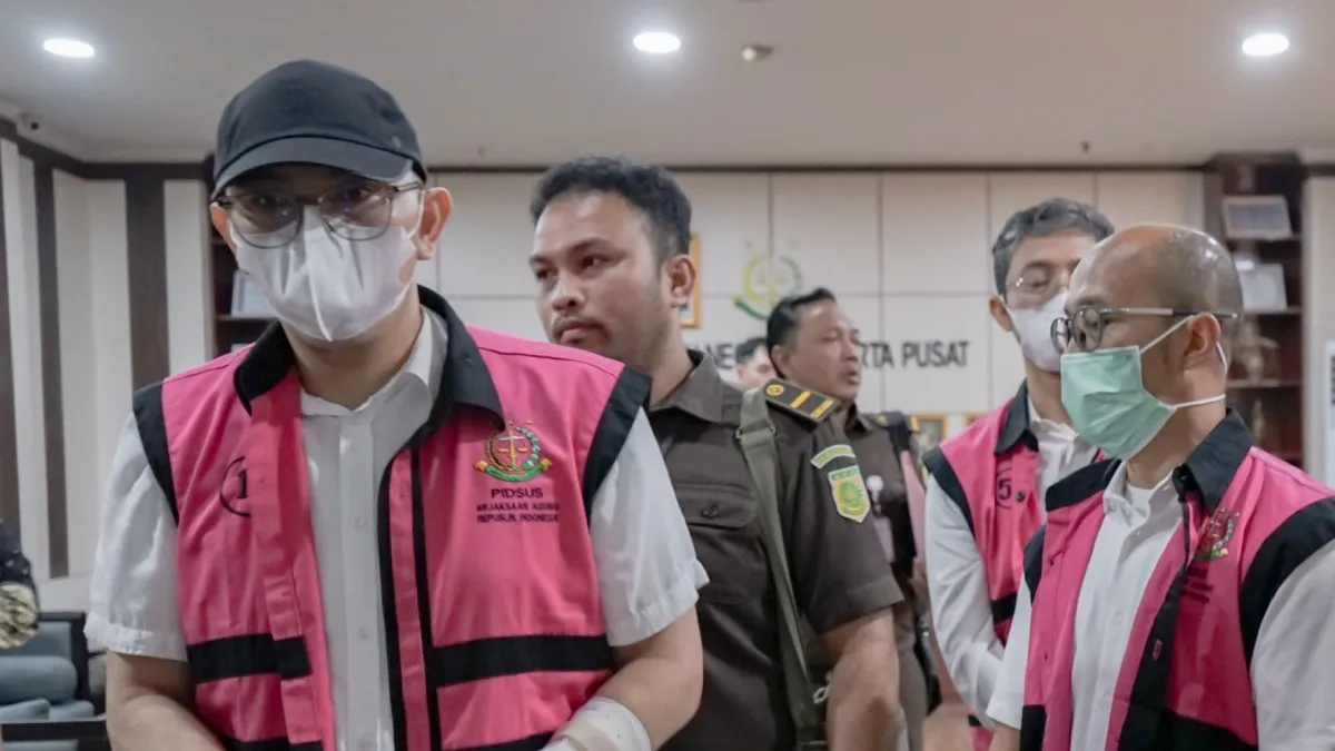 Kejagung Limpahkan 9 Tersangka dan Barang Bukti Perkara Dugaan Korupsi Minyak Mentah Pertamina ke JPU Kejari Jakarta Pusat , pada Senin, 23 Juni 2025