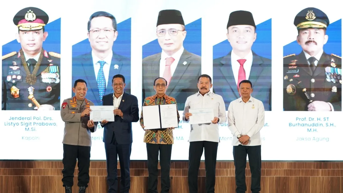 Jaksa Agung RI ST Burhanuddin turut menandatangani Naskah DIM RUU KUHAP bersama Ketua MA, Menteri Hukum, Kapolri, dan Wamen Setneg pada Senin, 23 Juni 2025