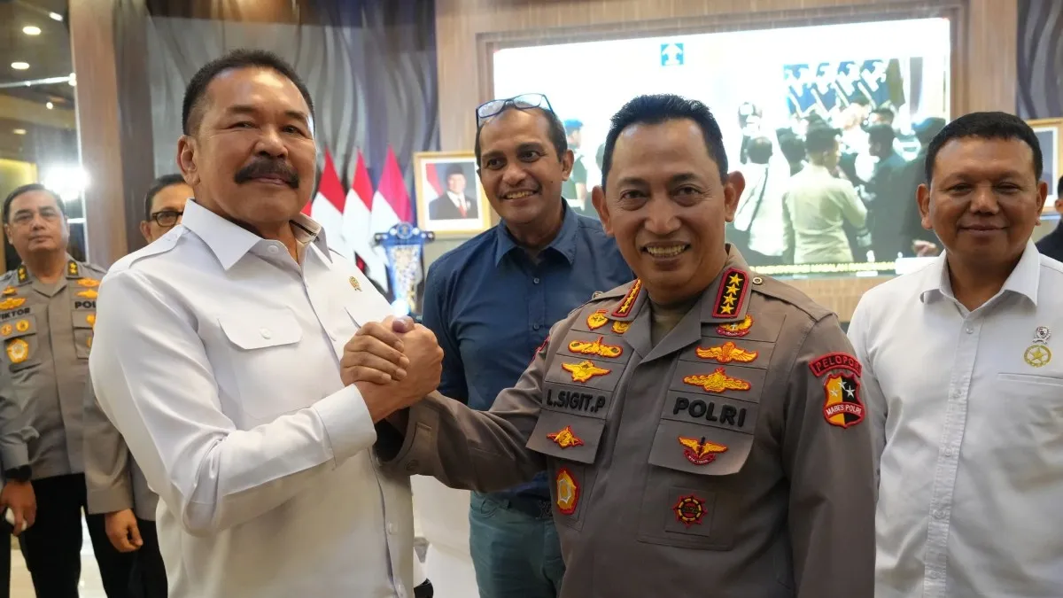 Jaksa Agung ST Burhanudin dan Kapolri Jenderal Sigit Listyo disela Penandatanganan Naskah DIM RUU KUHAP