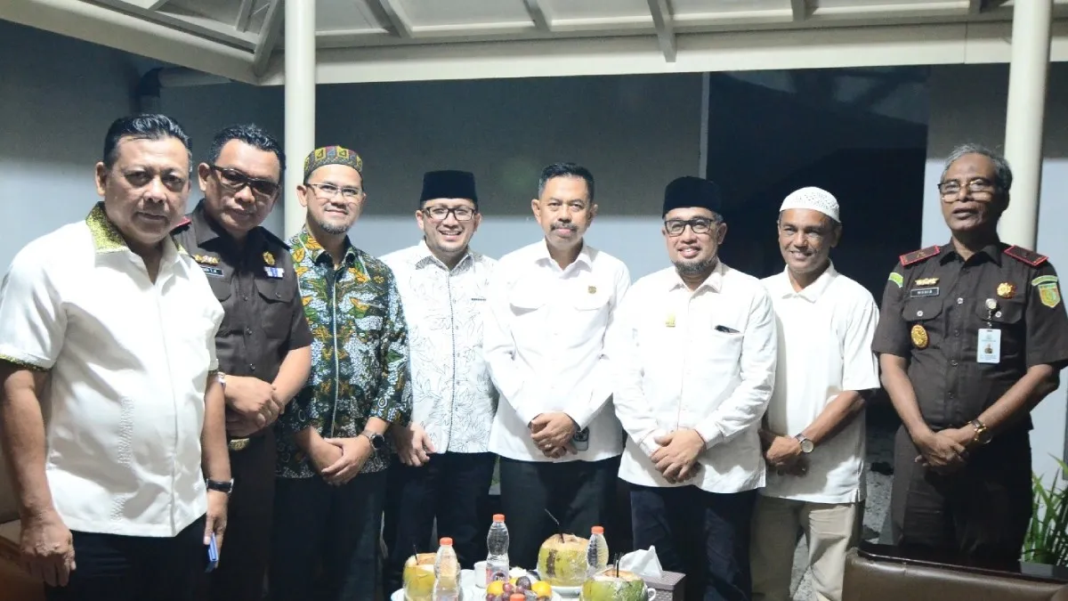 Plt Wakil Jaksa Agung Asep N Mulyana saat mengunjungi Pesantren Darul Quran Aceh, Selasa, 24 Juni 2025