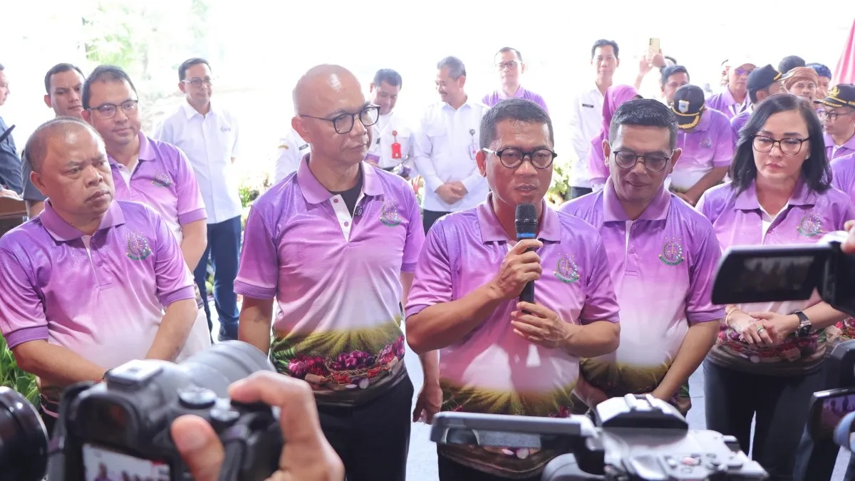 JAM-Intel Reda Manthovani saat mendampingi Menteri Desa dan Pembangunan Daerah Tertinggal (Mendes PDT) Yandri Susanto memberikan keterangan pers usai penandatanganan MoU