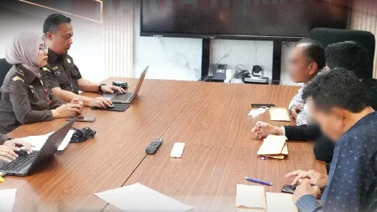 Kejati Jabar tetapkan 4 orang tersangka dalam 2 perkara kasus korupsi penyaluran Kredit Usaha Rakyat (KUR)