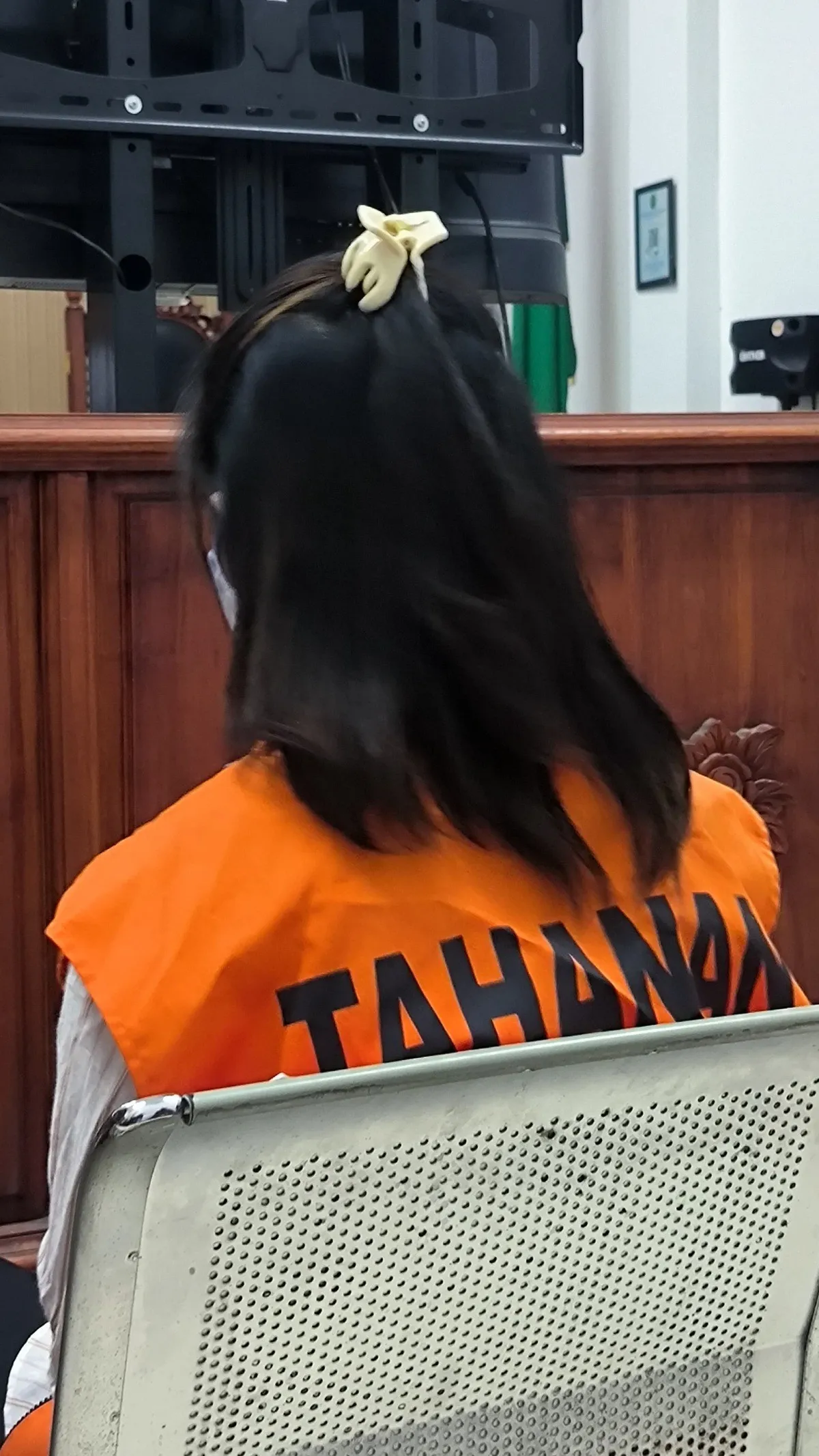 Terdakwa Fani saat menjalani sidang perdana di PN Kupang Kelas IA
