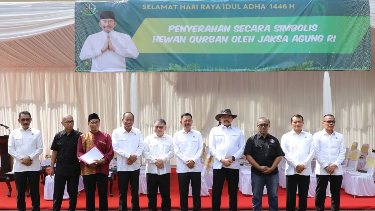 Kejagung Serahkan 47 Ekor Hewan Kurban Idul Adha 1446 H, Bobot Sapi dari Jaksa Agung Terberat Kedua di Indonesia