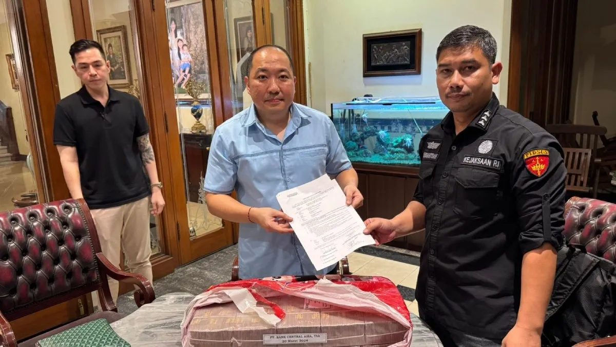 Penyidik JAM PIDSUS menggeledah rumah ILK terkait perkara pemberian kredit PT Sritex pada Senin, 30 Juni 2025