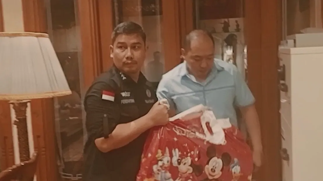 Penyidik JAM PIDSUS menggeledah rumah ILK terkait perkara pemberian kredit PT Sritex pada Senin, 30 Juni 2025
