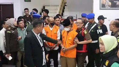 5 orang tersangka dugaan korupsi perjalanan dinas fiktif ditahan Kejati Bengkulu