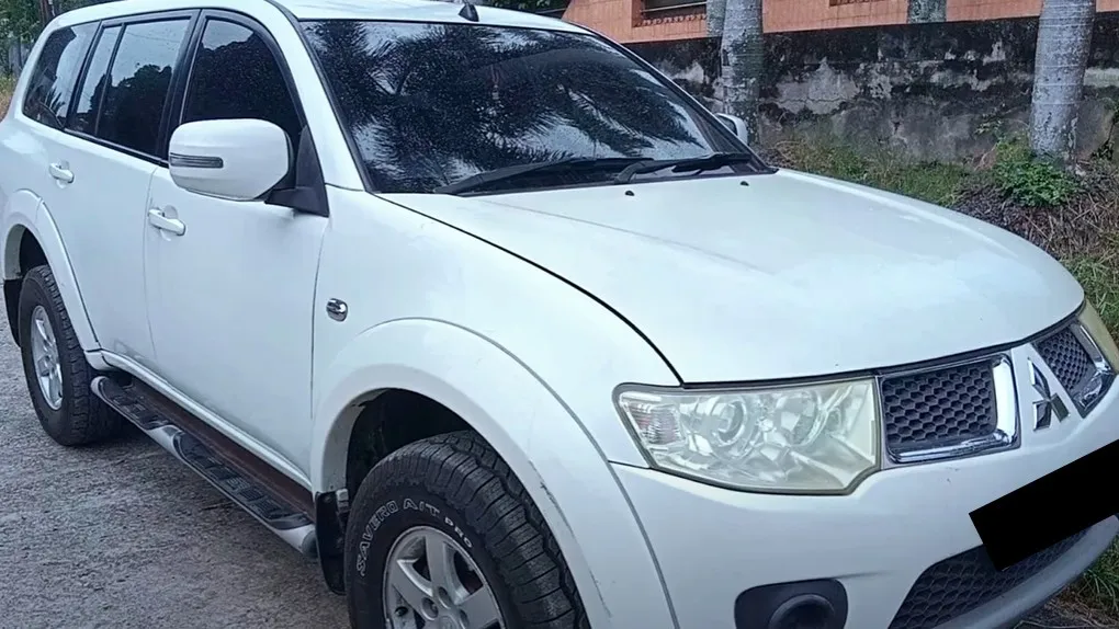 Satu unit mobil pajero ditahan penyidik Pidsus Kejati Sumsel