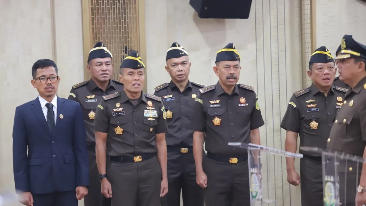 Pelantikan Kajati dan pejabat eselon II di Lingkungan Kejagung, disaksikan Ketua Komisi Kejaksaan, para Jaksa Agung Muda