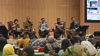 4 Guru Besar Bidang Hukum Bicara KUHP Baru dan Rancangan KUHAP 2025 di Konferensi Nasional Politik Hukum Universitas Airlangga