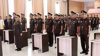 Kajati Kepulauan Riau  J Devi Sudarso melantik 10 pejabatn eselin II dan III