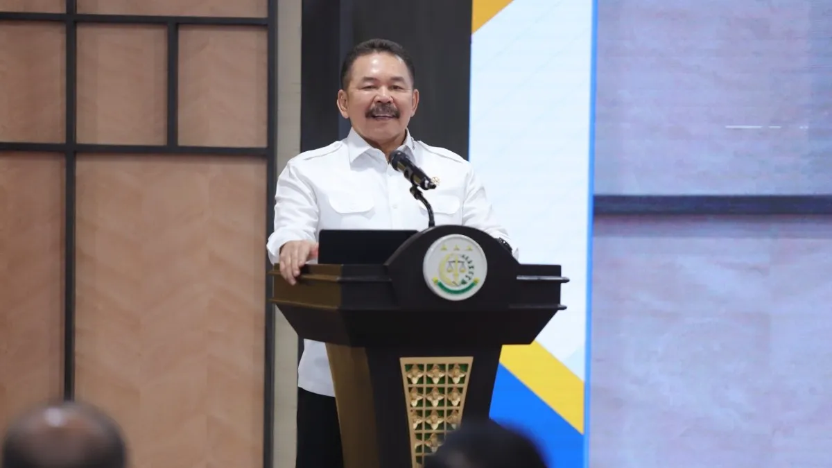 Jaksa Agung ST Burhanuddin menandatangani dokumen serah terima pengelolaan Rupbasan dari Kementerian Imigrasi dan Pemasyarakatan pada Selasa, 22 Juli 2025