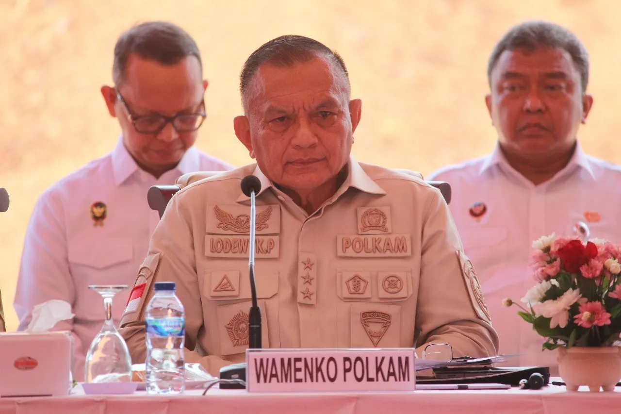 Wakil Menko Polkam Letjen TNI (Purn) Lodewijk F. Paulus