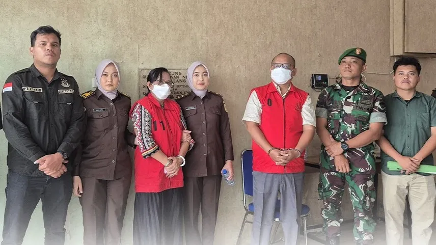 Kejari Dairi Tahan 2 Tersangka Perkara Bilik Sterilisasi Covid-19 pada 2 Juli 2025