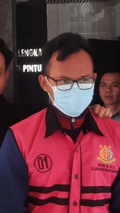 Kejari Majalengka Tahan Sekdes Diduga Selewengkan Dana Desa Rp531 Juta untuk Judol dan Game Online