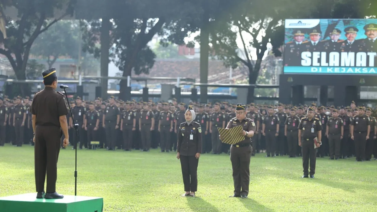 JAM Pengawasan Dr Rudi Margono memimpin Apel Gabungan Kejaksaan Agung pada Senin, 7 Juli 2025