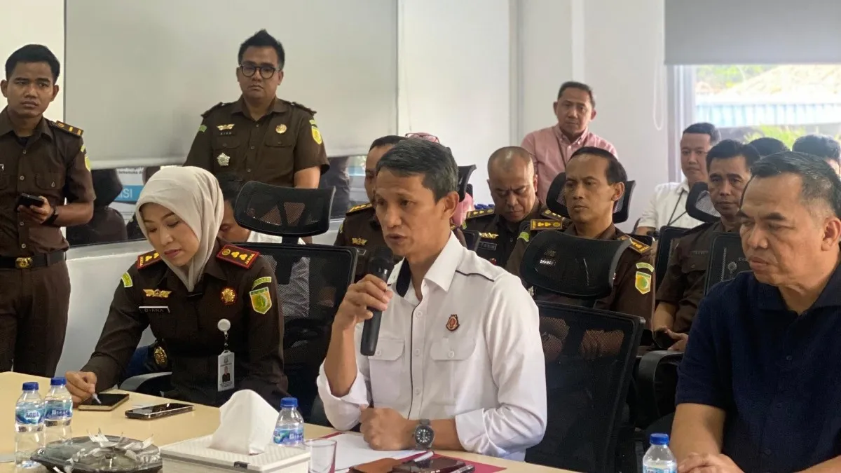 Plt Kepala Pusat Manajemen, Penelusuran, dan Perampasan Aset BPA Kejaksan RI, Emilwan Ridwan memimpin verifikasi aset sitaan PT Orbit Terminal Merak pada Senin, 7 Juli 2025