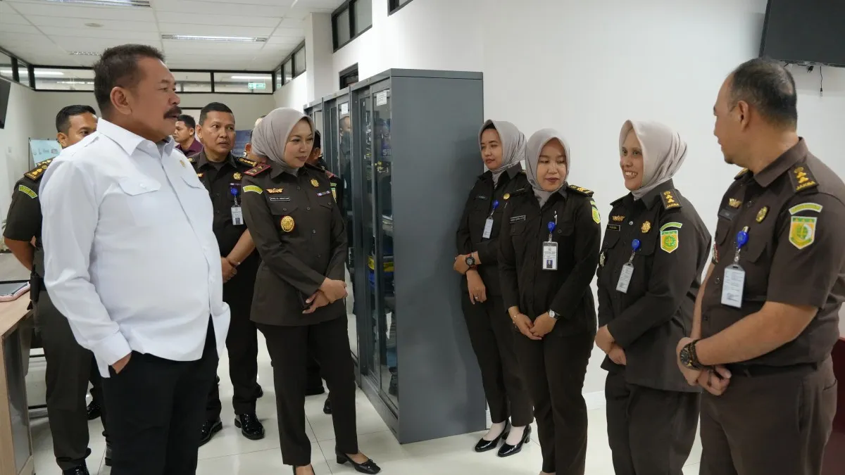 Jaksa Agung ST Burhanuddin melakukan kunjungan kerja ke Kejaksaan se-wilayah hukum Kalbar pada 7-8 Juli 2025