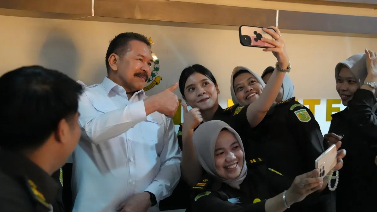 Jaksa Agung ST Burhanuddin melakukan kunjungan kerja ke Kejaksaan se-wilayah hukum Kalbar pada 7-8 Juli 2025